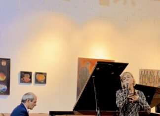 Konzert / Botschaft Dakar Das Bild zeigt Valerie Sajdik und Cédric Chauveau bei ihrem Auftritt in Dakar am 24. Oktober.