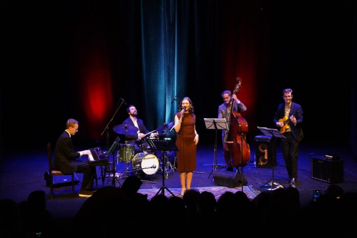 Das Konzert „Jazz meets Strauss“ von Clara Montocchio & Band in Tirana.