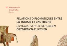 Feierliche Buchpräsentation / Botschaft Tunis Das Bild zeigt ein tunesisches Prunkreitzeug, vor 1857, überzogen mit rotem, goldbesticktem Samt.