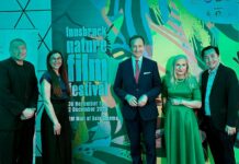 Innsbruck Nature Film Festival en Voyage / Botschaft Manila Das Bild zeigt (L-R) Mr. Joaquin San Agustin-Executive Vice President for Marketing of SM Supermalls, Ms. Stefanie Pontasch, Biodiversity Advisor-INFF, Austrian Ambassador to the Philippines H.E. Johann Brieger, Mme. Roswitha Brieger, Mr. Perkin So - Senior Assistant Vice President for Operations of SM Mall of Asia