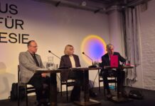 Buchpräsentationen Auf dem Foto sind Andreas Wenninger, Alla Paslawska und Alois Woldan im Haus für Poesie in Berlin zu sehen.