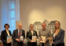 Ukraine Office Austria, Sektion V / OeAD-Kooperationsbüro Lemberg Auf dem Foto sind von links nach rechts Annette Höslinger-Finck, Vasyl Khymynets, Michaela Mayr, Andreas Wenninger, Isabelle Hiller zu sehen.