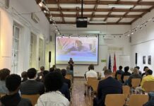 Filmportrait zu Maria Lassnig / Botschaft Addis Abeba Das Bild zeigt die Filmvorführung.