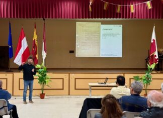 Erinnerungskultur im ländlichen Raum / KF Madrid Das Bild zeigt den Vortrag des Chefkurators des Gedenkstätte Mauthausen, Dr. Christian Dürr.