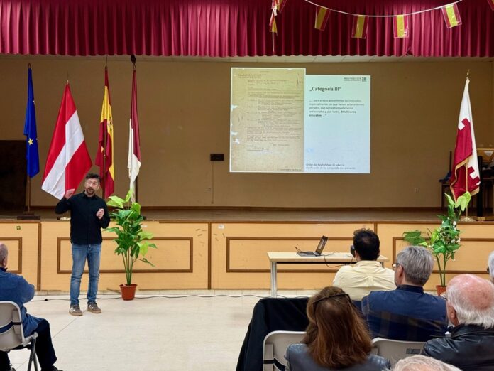 Das Bild zeigt den Vortrag des Chefkurators des Gedenkstätte Mauthausen, Dr. Christian Dürr.