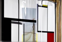 Auf den Spuren vergessener Landschaften / Kulturforum Mailand Das Bild zeigt ein transparentes, geometrisches Raster aus schwarzen Linien. Dahinter ist teilweise ein Segelschiff mit Mast und Segeln zu erkennen. Gelbe und rote Elemente setzen farbliche Akzente. Die Darstellung wirkt leicht verzerrt und durchscheinend.