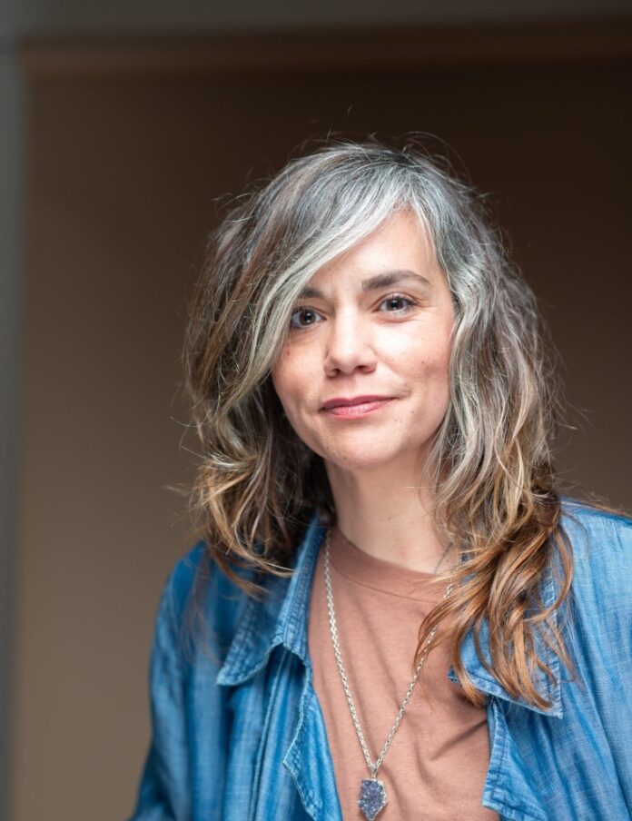 Das Bild zeigt die Autorin Natascha Gangl