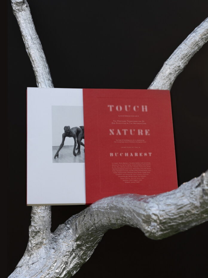 Das Bild zeigt das Buch „Touch Nature @ /SAC Bucharest