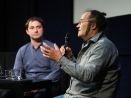 Filmgespräch Peter Zeitlinger / Kulturforum Ljubljana Das Bild zeigt die beiden Kameraleute Peter Zeitlinger und Rok Kajzer Nagode im Gespräch