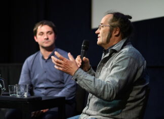 Filmgespräch Peter Zeitlinger / Kulturforum Ljubljana Das Bild zeigt die beiden Kameraleute Peter Zeitlinger und Rok Kajzer Nagode im Gespräch