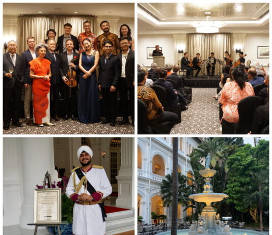 Musikfreundschaft Salzburg-Singapur / Botschaft Singapur Das Bild zeigt links oben Heng Wing Chan, Siegwald Bütow, Andrea Strohmeier, Peter Storer, Jenny Ang (SSO), Andreas Siles Mellinger, Frank Stadler, DanDan Wang, Kenneth Kwok, Zhao Tian, Jamshid Saydikarov, Li Xin und Cindy Lee, rechts oben die Musiker des Mozarteum Orchesters & SSO und Peter Storer, Raffles Doorman / Springbrunnen