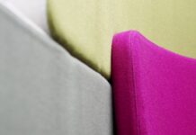 Vienna Design Week in London / Kulturforum London Das Bild zeigt einen stark vergrößerten Bildausschnitt eines Möbelstücks mit 3 farbigen Komponenten in grau, grün und pink.