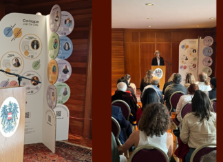 Frauen in der Literatur / Kulturforum Mexiko Das Bild zeigt: Ein Rednerpult und die „Calliope. Join the Dots.“ Austellung, die Gäste der Veranstaltung von hinten, während die Botschafterin Kehrer begrüßt.