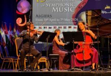 Accio Piano Trio / Botschaft Algier Anlässlich des 15. Internationalen Festivals für symphonische Musik , an dem Musikerinnen und Musiker aus 21 Ländern teilnahmen, gab das Accio Piano Trio (aus dem NASOM-Programm) glanzvolle Konzerte im Opernhaus von Algier und im Regionaltheater von Oran. Abseits der Bühne lag den Musikern der Austausch besonders am Herzen: Bei einer Masterclass am Musikinstitut von Algier teilten sie ihr Können mit jungen Talenten aus dem ganzen Land. Zudem spielte das Trio im Botanischen Garten von Hamma (Jardin d'Essai). Der Höhepunkt der Tournee war ihre emotionale Hommage an die algerische Kultur: Eine meisterhafte Interpretation des berühmten Klassikers Ya Rayah, arrangiert von Maestro Said Lotfi, die die Herzen des Publikums im Sturm eroberte.