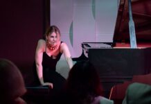 Fusion Across Horizon / Botschaft Hanoi Die Musikerin Sonia Lozina am Klavier