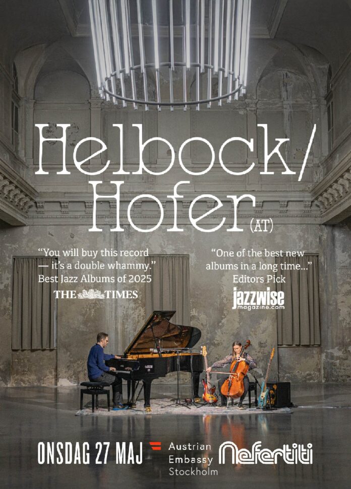 Das Bild zeigt das Duo David Helbock und Julia Hofer bei einem Konzert