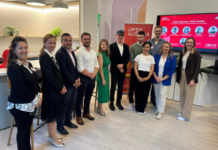 Think Quantum. Think Austria. / San Francisco – Silicon Valley Das Bild zeigt die Panelist:innen gemeinsam mit dem OPEN AUSTRIA Team