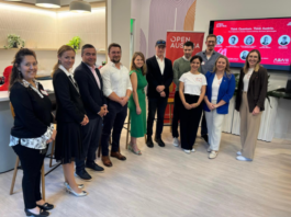 Think Quantum. Think Austria. / San Francisco – Silicon Valley Das Bild zeigt die Panelist:innen gemeinsam mit dem OPEN AUSTRIA Team