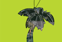 Las Palmeras Cansadas / Kulturforum Mexiko Grafisch dargestellte Palme als Auto-Lufterfrischer vor einem Pool mit Palmen; hellgrüner Hintergrund mit Ausstellungsdetails und Logos.