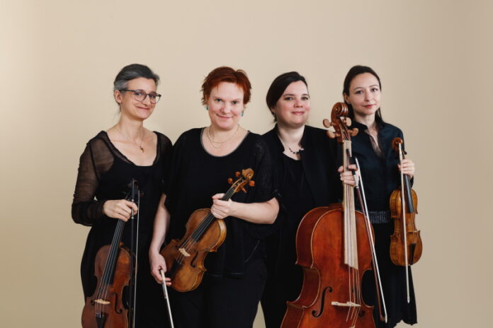 Das Bild zeigt die Musikerinnen des Lombardini Quartett