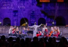 Österreichische Festivalkonzerte /Botschaft Tunis Das Bild Z zeigt den Stargeiger Yury Revich umringt von seinem Ensemble auf der Bühne