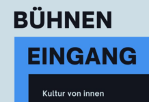 Podcast Bühneneingang mit Staatssekretär Sepp Schellhorn Das Bild zeigt das Logo des Podcasts „Bühneneingang – Kultur von innen“.