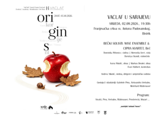 Vareš Classic Festival / Kulturforum Sarajewo Auf der linken Bildhälfte stehen Titel und Eckdaten des Festivals in schwarzer Schrift auf weißem Hintergrund, ergänzt durch Illustrationen eines angebissenen roten Apfels, zweier brauner Blätter sowie einer kleinen braunen Schnecke. Die rechte Hälfte zeigt ebenfalls schwarzen Text auf weißem Grund mit Informationen zum Konzert am 2. September.