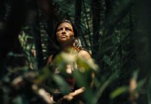 Film und Diskussion „Yanuni“ / Kulturforum Bratislava Das Bild zeigt Juma Xipai, die Protagonistin des Films „Yanuni“.