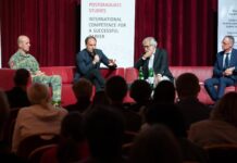 Ukraine: War and War Crimes / Ukraine Office Austria, Kooperationsbüro Lemberg Auf dem Foto sind Speakers des ersten Panels: Markus Reisner, Dietmar Pichler, Yaroslav Hrytsak, Wolfgang Mueller.